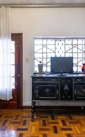 Casa à venda com 198m², 2 quartos e 2 vagas Casa à venda com 198m², 2 quartos e 2 vagasSala