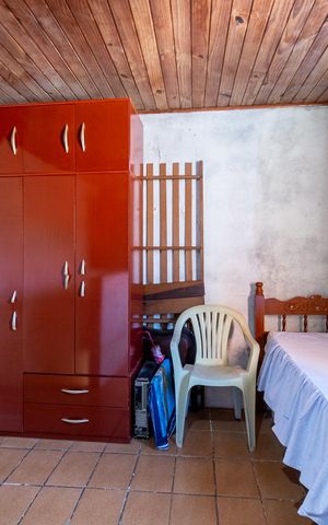 Casa à venda com 198m², 2 quartos e 2 vagas Casa à venda com 198m², 2 quartos e 2 vagasQuarto da Edícula