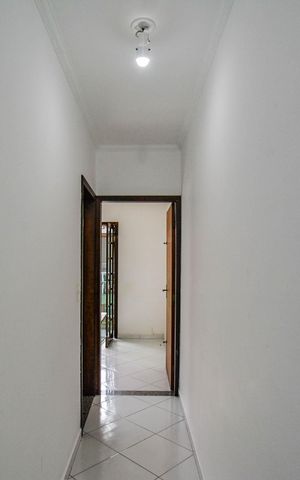 Casa à venda com 300m², 4 quartos e 4 vagas Casa à venda com 300m², 4 quartos e 4 vagasCorredor