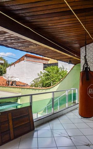 Casa à venda com 300m², 4 quartos e 4 vagas Casa à venda com 300m², 4 quartos e 4 vagasÁrea de Serviço