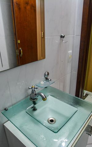 Casa à venda com 300m², 4 quartos e 4 vagas Casa à venda com 300m², 4 quartos e 4 vagasLavabo