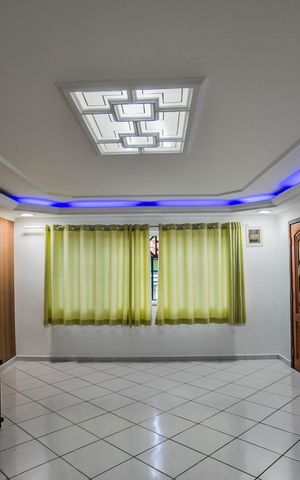 Casa à venda com 300m², 4 quartos e 4 vagas Casa à venda com 300m², 4 quartos e 4 vagasSala