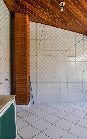 Casa à venda com 300m², 4 quartos e 4 vagas Casa à venda com 300m², 4 quartos e 4 vagasÁrea de Serviço