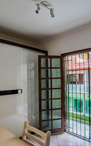 Casa à venda com 300m², 4 quartos e 4 vagas Casa à venda com 300m², 4 quartos e 4 vagasQuarto