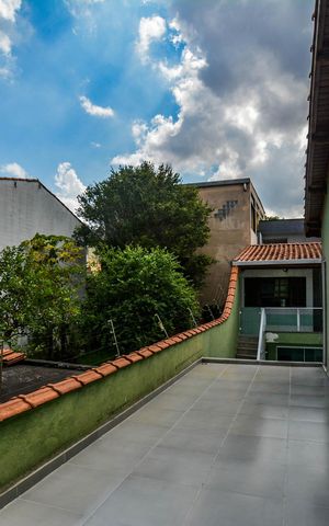 Casa à venda com 300m², 4 quartos e 4 vagas Casa à venda com 300m², 4 quartos e 4 vagasLaje