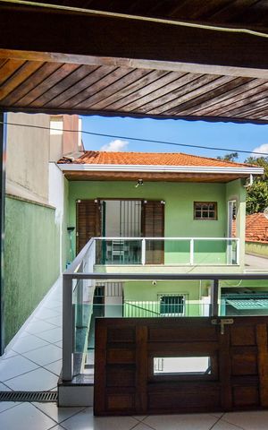 Casa à venda com 300m², 4 quartos e 4 vagas Casa à venda com 300m², 4 quartos e 4 vagasÁrea de Serviço