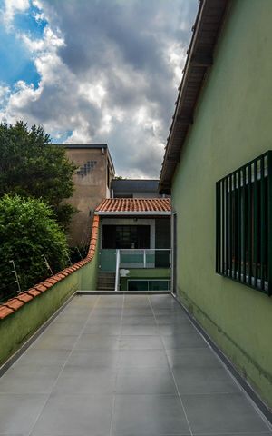 Casa à venda com 300m², 4 quartos e 4 vagas Casa à venda com 300m², 4 quartos e 4 vagasLaje
