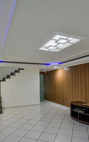 Casa à venda com 300m², 4 quartos e 4 vagas Casa à venda com 300m², 4 quartos e 4 vagasSala