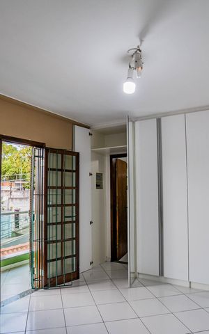 Casa à venda com 300m², 4 quartos e 4 vagas Casa à venda com 300m², 4 quartos e 4 vagasSuíte 1