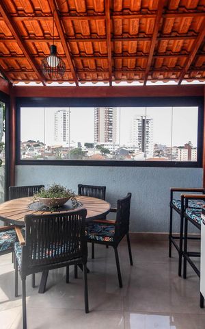 Apartamento à venda com 123m², 3 quartos e 2 vagas Apartamento à venda com 123m², 3 quartos e 2 vagasÁrea de serviço