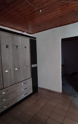 Casa à venda com 300m², 3 quartos e 2 vagas Casa à venda com 300m², 3 quartos e 2 vagasQuarto 2