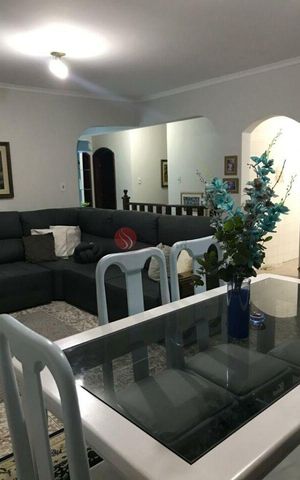Casa à venda com 106m², 3 quartos e 4 vagas