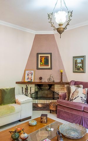 Casa à venda com 200m², 4 quartos e 2 vagasSala