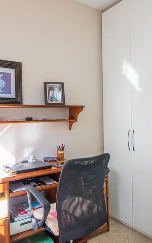 Casa à venda com 200m², 4 quartos e 2 vagasEscritório