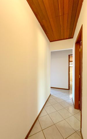 Casa para alugar com 691m², 4 quartos e 3 vagasCorredor