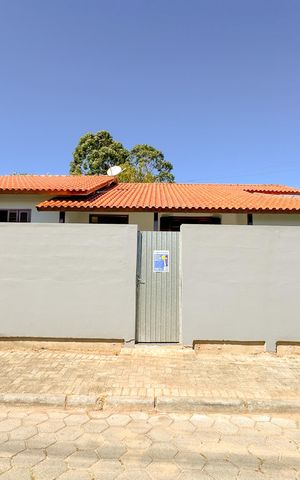 Casa para alugar com 691m², 4 quartos e 3 vagasFachada