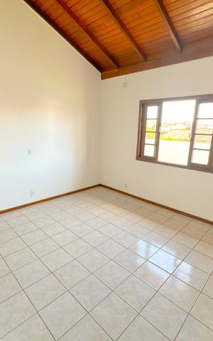 Casa para alugar com 691m², 4 quartos e 3 vagasSuíte