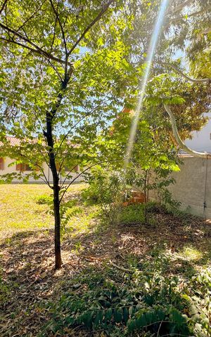 Casa para alugar com 691m², 4 quartos e 3 vagasQuintal
