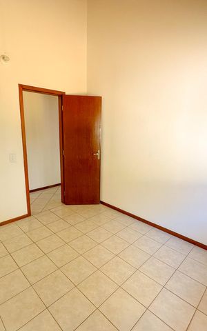 Casa para alugar com 691m², 4 quartos e 3 vagasQuarto 2