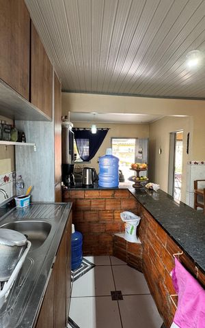 Casa à venda com 80m², 1 quarto e 2 vagasCozinha