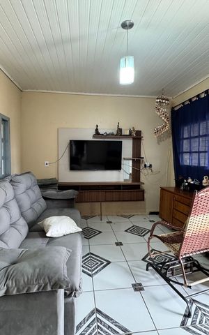 Casa à venda com 80m², 1 quarto e 2 vagasSala