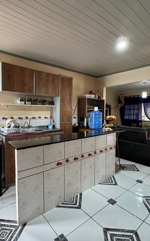 Casa à venda com 80m², 1 quarto e 2 vagasCozinha
