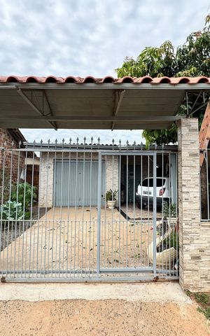 Casa à venda com 80m², 1 quarto e 2 vagasFachada