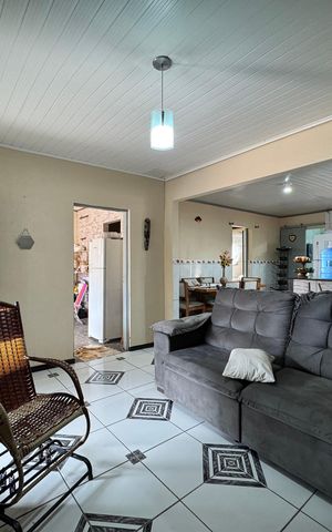 Casa à venda com 80m², 1 quarto e 2 vagasSala