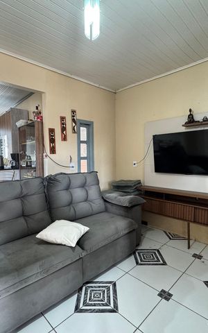 Casa à venda com 80m², 1 quarto e 2 vagasSala