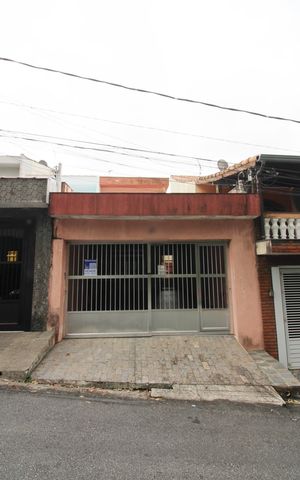 Casa à venda com 156m², 3 quartos e 3 vagasFachada