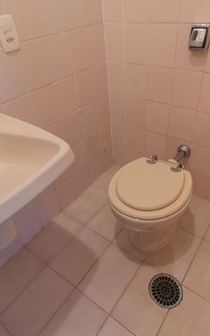 Apartamento à venda com 247m², 3 quartos e 3 vagas Apartamento à venda com 247m², 3 quartos e 3 vagasLavabo