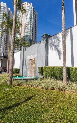 Apartamento à venda com 338m², 4 quartos e 4 vagasFachada 