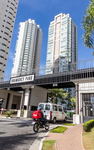 Apartamento à venda com 338m², 4 quartos e 4 vagasFachada 