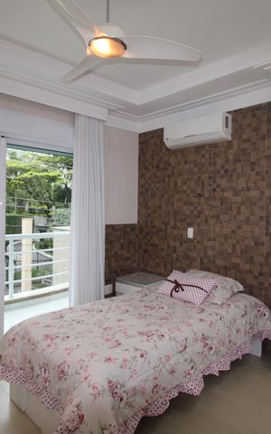 Casa à venda com 790m², 4 quartos e 8 vagasSuíte 1