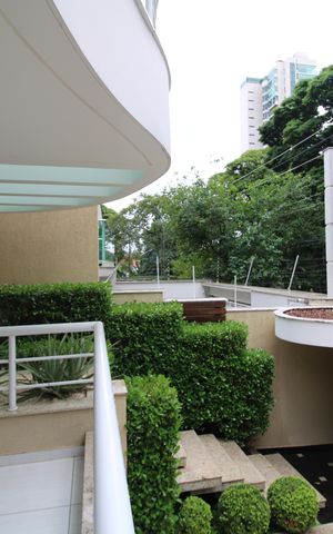 Casa à venda com 790m², 4 quartos e 8 vagasQuarto 1 - Varanda