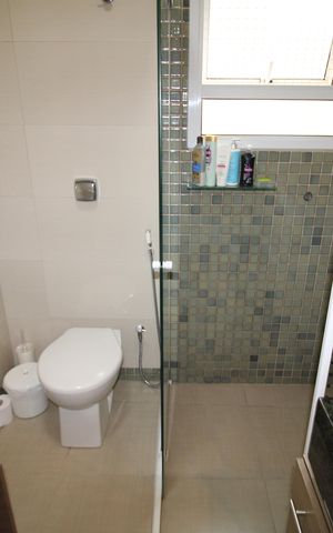 Casa à venda com 790m², 4 quartos e 8 vagasBanheiro Suíte 3
