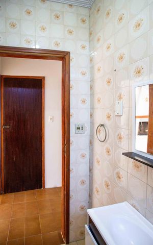 Casa à venda com 325m², 3 quartos e 3 vagasBanheiro