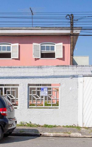 Casa à venda com 325m², 3 quartos e 3 vagasFachada