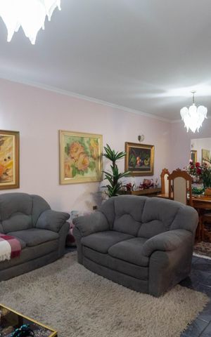 Casa à venda com 550m², 4 quartos e 4 vagas Casa à venda com 550m², 4 quartos e 4 vagasSala