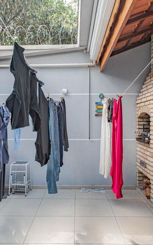 Casa à venda com 280m², 4 quartos e 2 vagasÁrea de Serviço