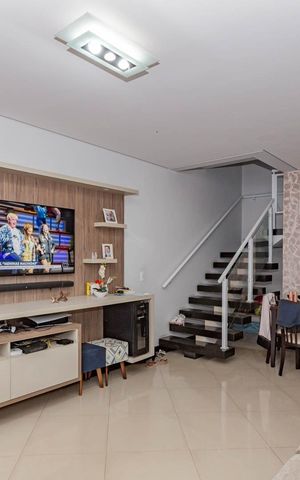 Casa à venda com 280m², 4 quartos e 2 vagasSala