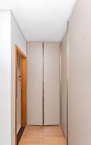 Casa à venda com 280m², 4 quartos e 2 vagasSuíte 2