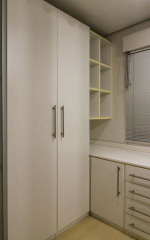 Apartamento à venda com 166m², 2 quartos e 2 vagas Apartamento à venda com 166m², 2 quartos e 2 vagasCloset da suíte