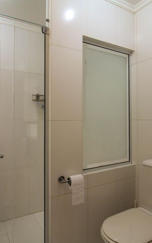 Apartamento à venda com 166m², 2 quartos e 2 vagas Apartamento à venda com 166m², 2 quartos e 2 vagasBanheiro da Suíte
