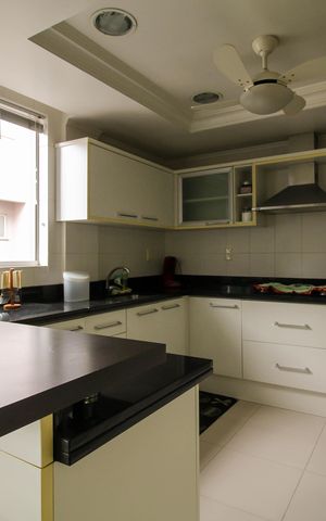 Apartamento à venda com 166m², 2 quartos e 2 vagas Apartamento à venda com 166m², 2 quartos e 2 vagasCozinha