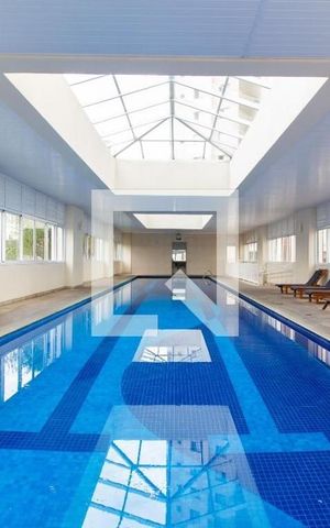 Apartamento à venda com 110m², 3 quartos e 2 vagas Apartamento à venda com 110m², 3 quartos e 2 vagasÁrea comum -Piscina coberta