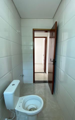 Casa à venda com 85m², 2 quartos e 2 vagas Casa à venda com 85m², 2 quartos e 2 vagasBanheiro