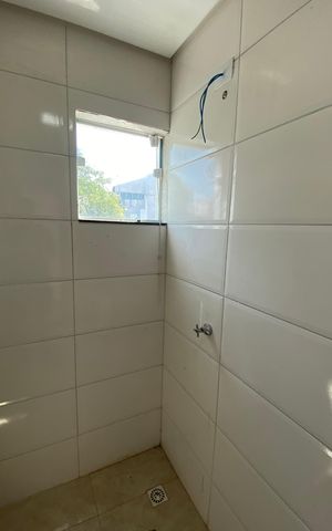 Casa à venda com 85m², 2 quartos e 2 vagas Casa à venda com 85m², 2 quartos e 2 vagasBanheiro