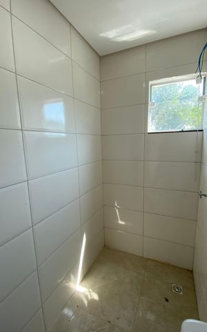 Casa à venda com 85m², 2 quartos e 2 vagas Casa à venda com 85m², 2 quartos e 2 vagasBanheiro