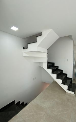 Casa à venda com 85m², 2 quartos e 2 vagas Casa à venda com 85m², 2 quartos e 2 vagasLavabo